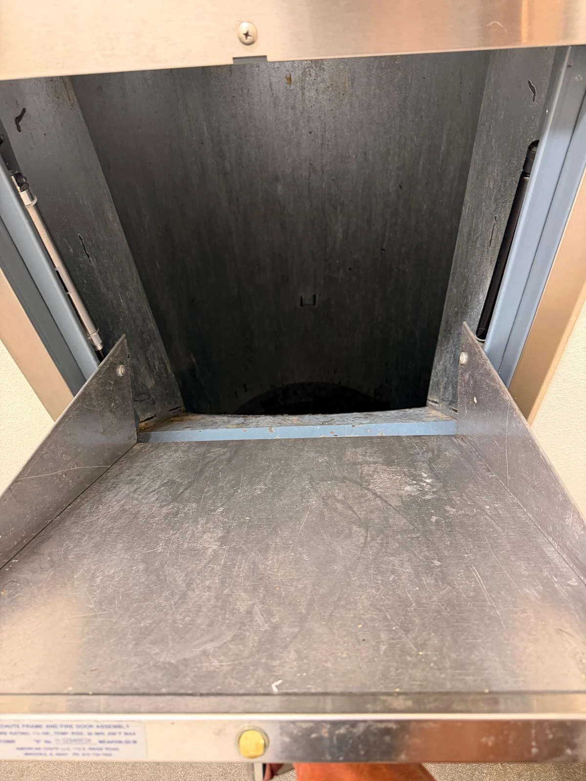 Trash Chute Cleaning in Buena Park, CA -- photo 5 by Zeus Cleaning Service